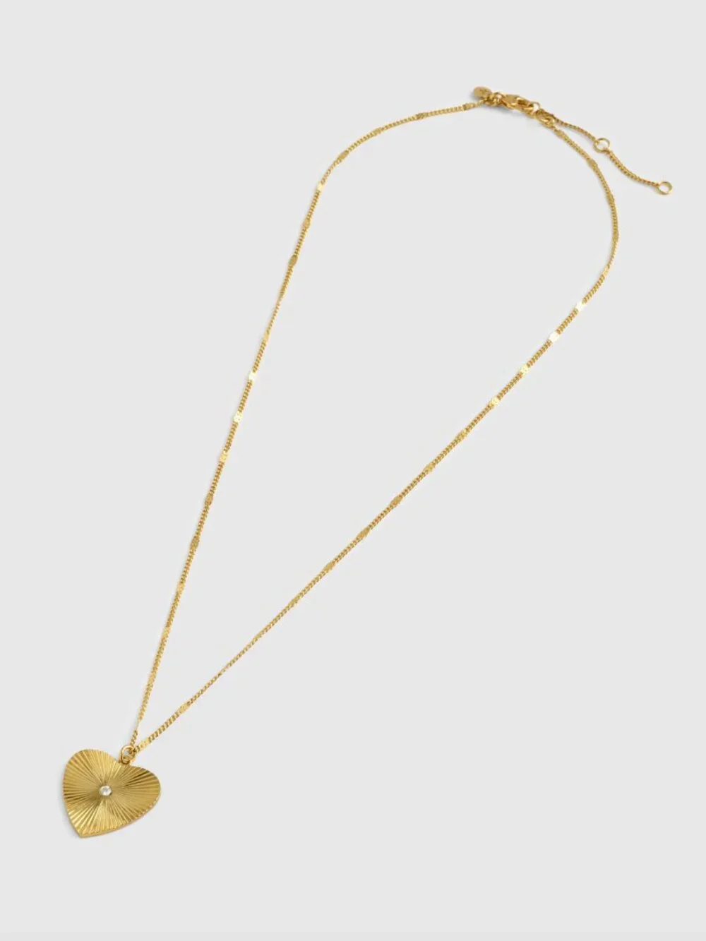 SOLD // Madewell NWT Engine Turned Heart Pendant Necklace in Antique Gold - Picture 3 of 5